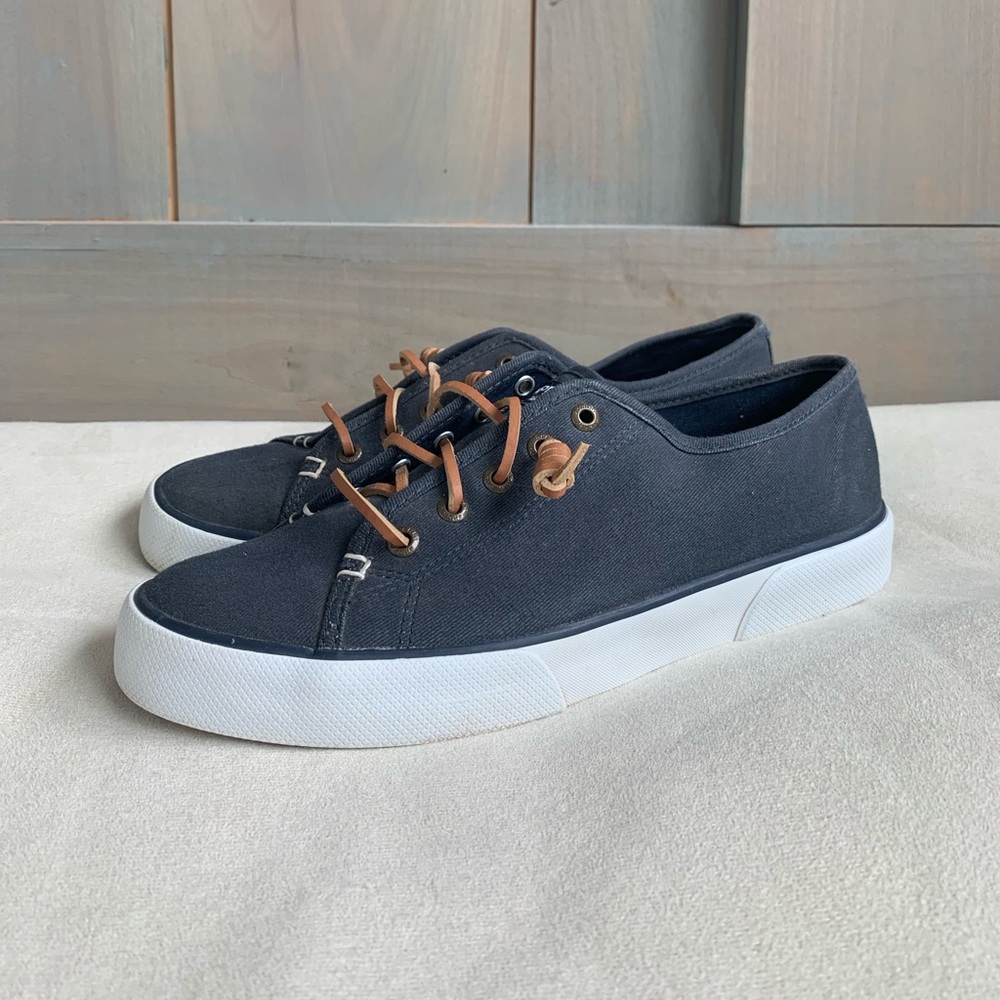 Sperry Women’s Crest Vibe Sneakers